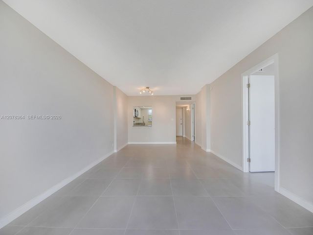 108 Royal Park Drive 3G, Oakland Park, FL 33309