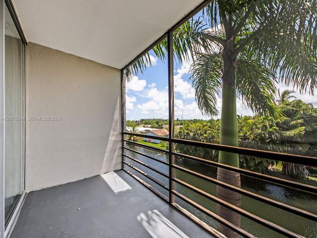 108 Royal Park Drive 3G, Oakland Park, FL 33309