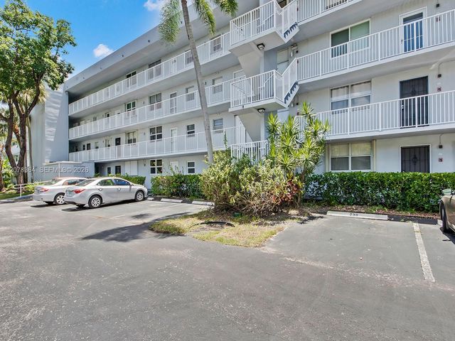 108 Royal Park Drive 3G, Oakland Park, FL 33309