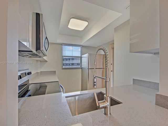 108 Royal Park Drive 3G, Oakland Park, FL 33309