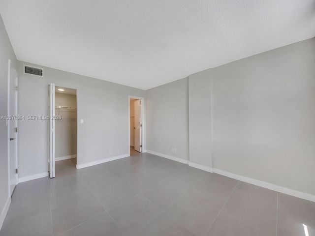 108 Royal Park Drive 3G, Oakland Park, FL 33309