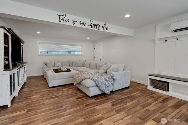 9817 66th Avenue E, Puyallup, WA 98373
