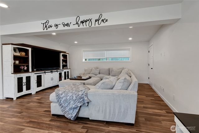 9817 66th Avenue E, Puyallup, WA 98373