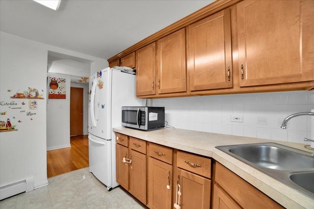 2257 Des Plaines Avenue 1NE, North Riverside, IL 60546
