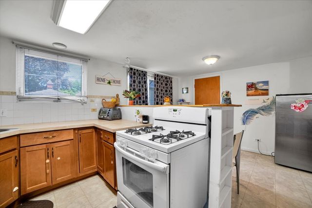 2257 Des Plaines Avenue 1NE, North Riverside, IL 60546