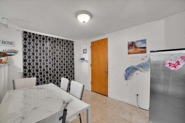 2257 Des Plaines Avenue 1NE, North Riverside, IL 60546