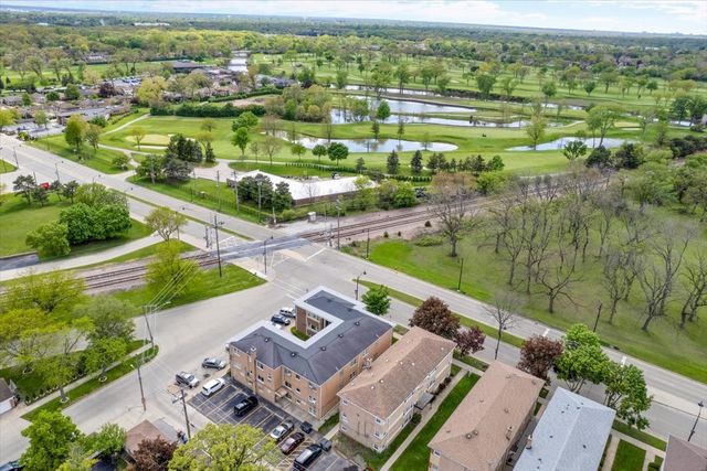 2257 Des Plaines Avenue 1NE, North Riverside, IL 60546