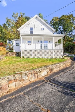 134 Pleasant St, Southbridge, MA 01550