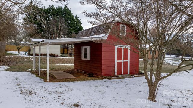 1802 33rd Street NE, Hickory, NC 28601