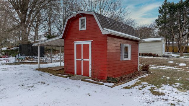 1802 33rd Street NE, Hickory, NC 28601