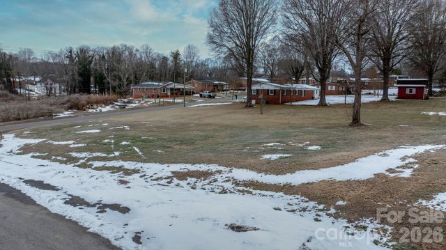 1802 33rd Street NE, Hickory, NC 28601