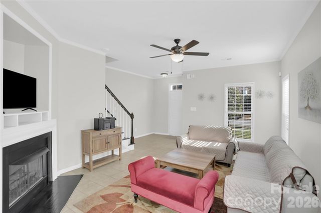 5815 Waverly Lynn Lane, Charlotte, NC 28269