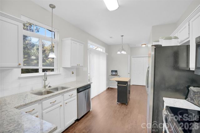 5815 Waverly Lynn Lane, Charlotte, NC 28269