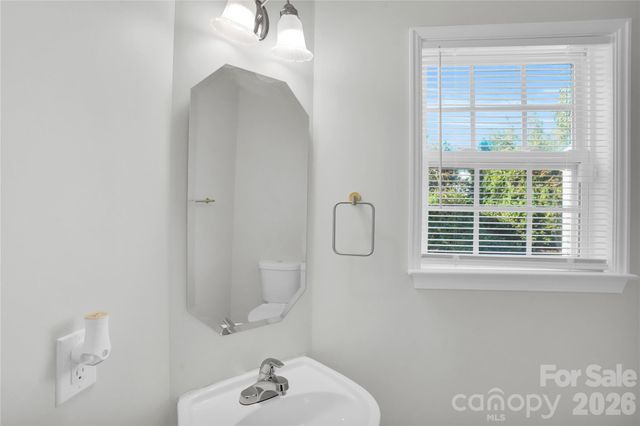 5815 Waverly Lynn Lane, Charlotte, NC 28269