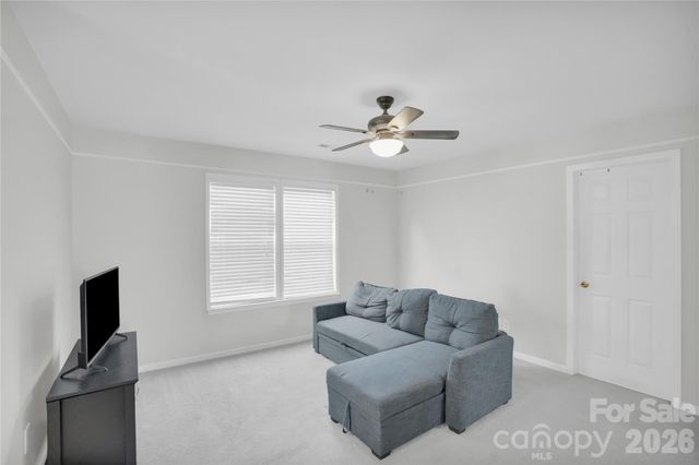 5815 Waverly Lynn Lane, Charlotte, NC 28269