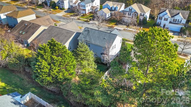 5815 Waverly Lynn Lane, Charlotte, NC 28269