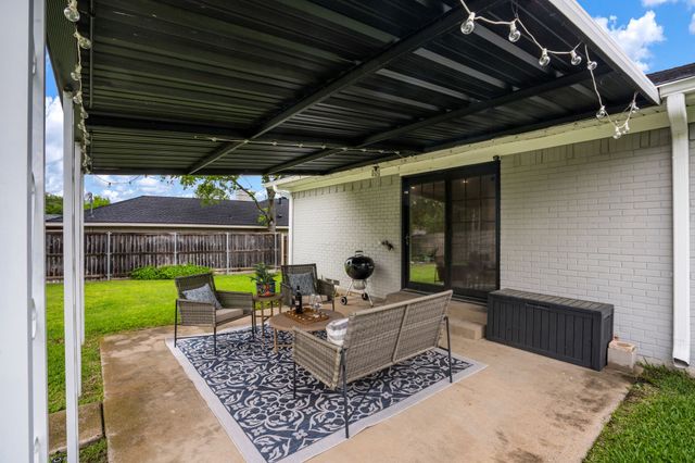 8521 Sweetwater Drive, Dallas, TX 75228