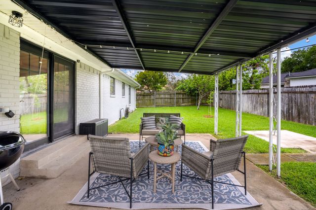 8521 Sweetwater Drive, Dallas, TX 75228