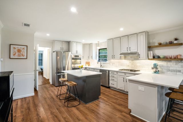 8521 Sweetwater Drive, Dallas, TX 75228