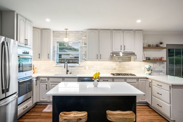 8521 Sweetwater Drive, Dallas, TX 75228