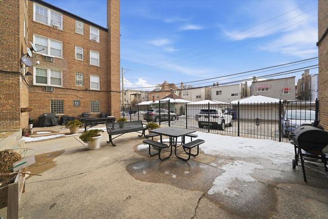2429 W Farragut Avenue 2B, Chicago, IL 60625