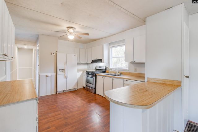 1130 Floyd Dr, Sumter, SC 29154