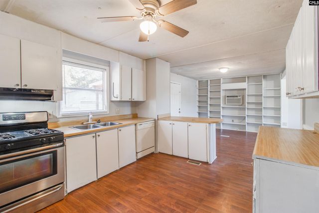 1130 Floyd Dr, Sumter, SC 29154