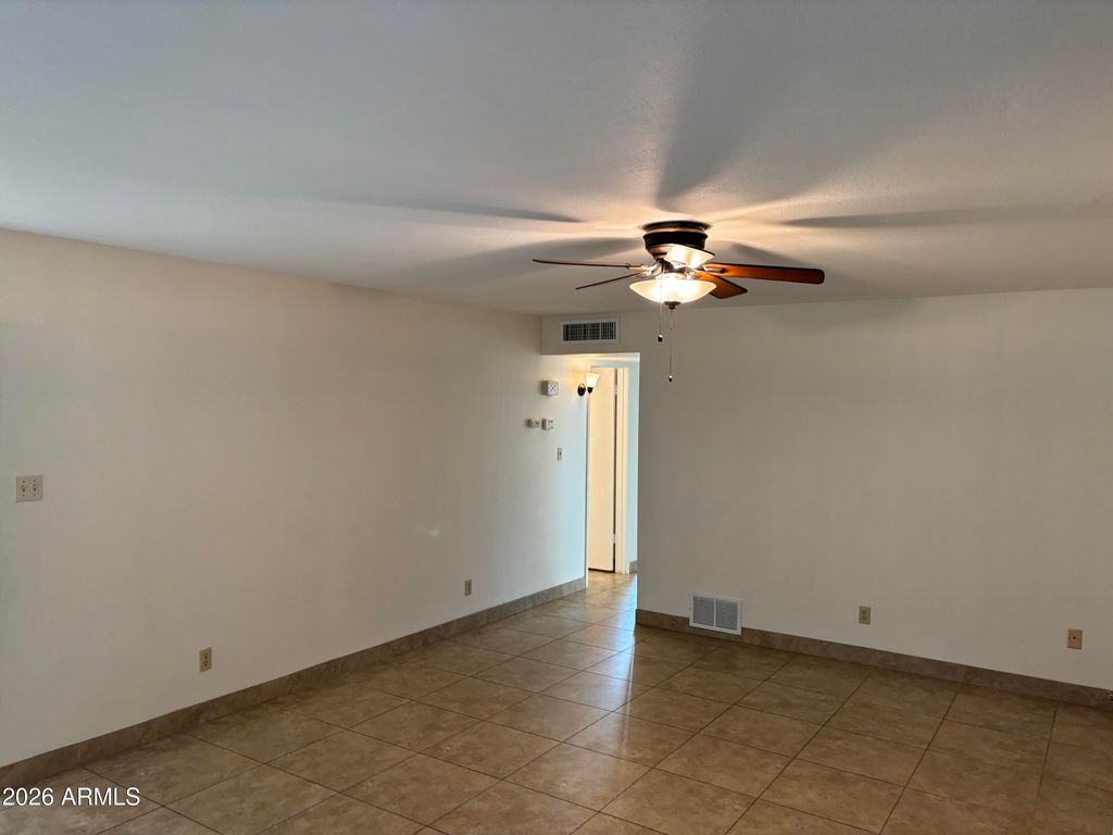 4111 E CAMELBACK Road 17, Phoenix, AZ 85018 — photo 4