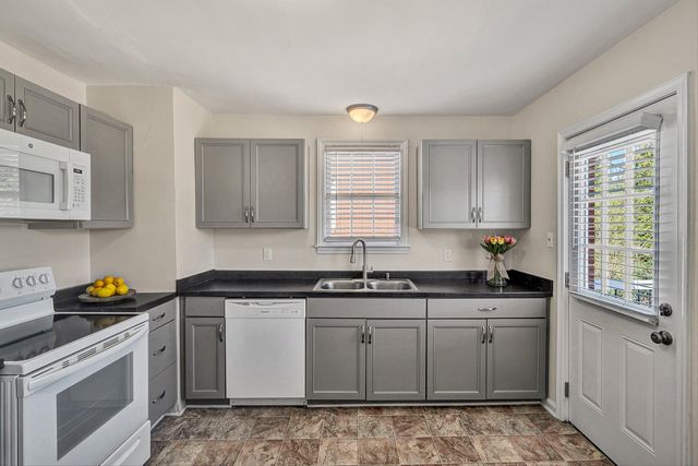 2705 Forest Hill AVE, Roanoke, VA 24012