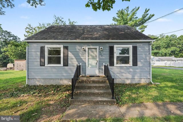 302 E CHATHAM ST, Fredericksburg, VA 22405