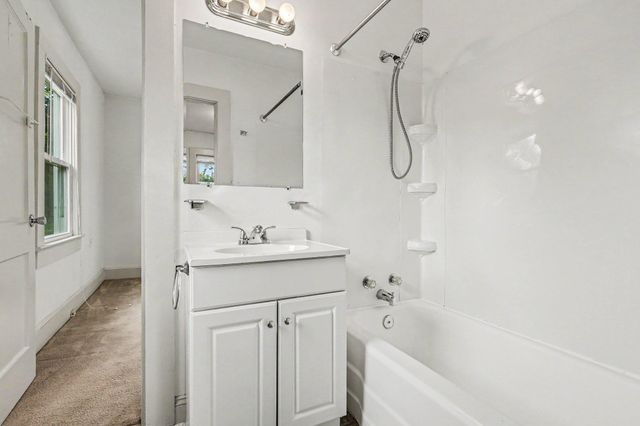 302 E CHATHAM ST, Fredericksburg, VA 22405