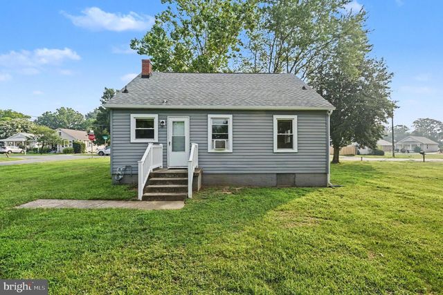 302 E CHATHAM ST, Fredericksburg, VA 22405