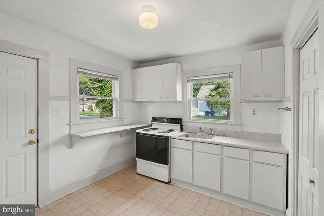 302 E CHATHAM ST, Fredericksburg, VA 22405