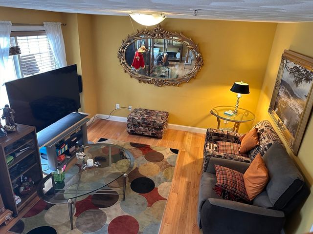 255 School St B, Lowell, MA 01854