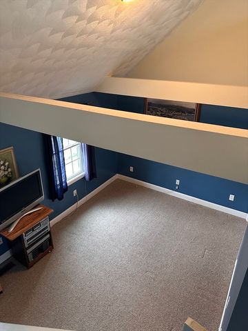 255 School St B, Lowell, MA 01854