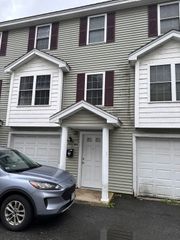 255 School St B, Lowell, MA 01854