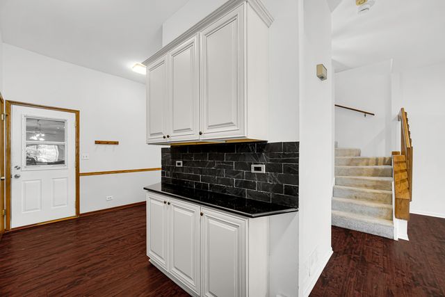 1017 Arbor Court, Mount Prospect, IL 60056