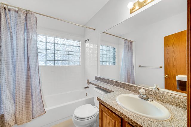 1017 Arbor Court, Mount Prospect, IL 60056