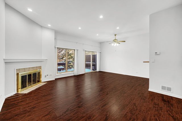 1017 Arbor Court, Mount Prospect, IL 60056