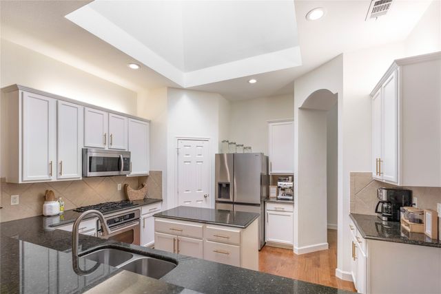 9925 Crawford Farms Drive, Fort Worth, TX 76244
