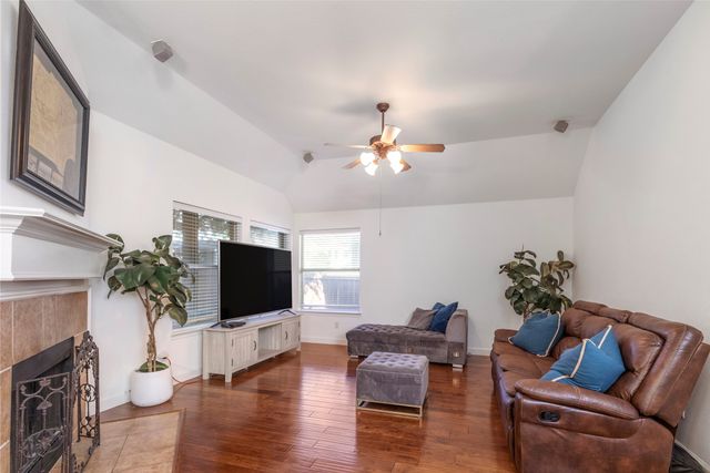 9925 Crawford Farms Drive, Fort Worth, TX 76244