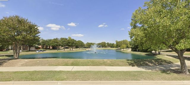 9925 Crawford Farms Drive, Fort Worth, TX 76244