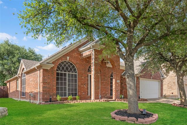 9925 Crawford Farms Drive, Fort Worth, TX 76244