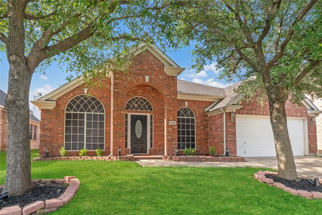 9925 Crawford Farms Drive, Fort Worth, TX 76244