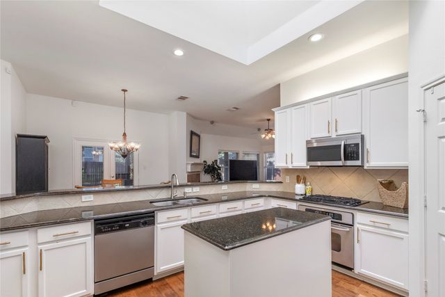 9925 Crawford Farms Drive, Fort Worth, TX 76244