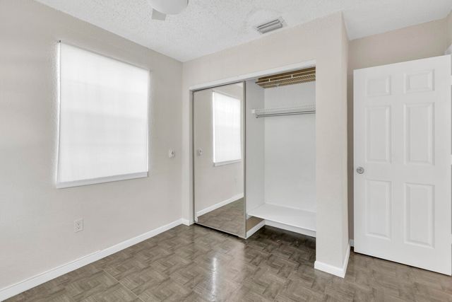 261 NE 42nd Street, Deerfield Beach, FL 33064