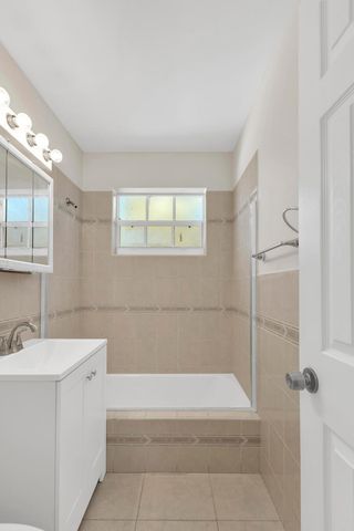 261 NE 42nd Street, Deerfield Beach, FL 33064