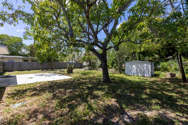 261 NE 42nd Street, Deerfield Beach, FL 33064