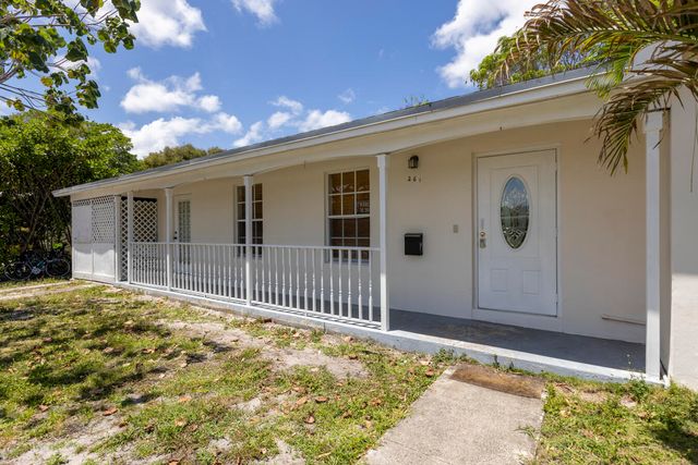 261 NE 42nd Street, Deerfield Beach, FL 33064