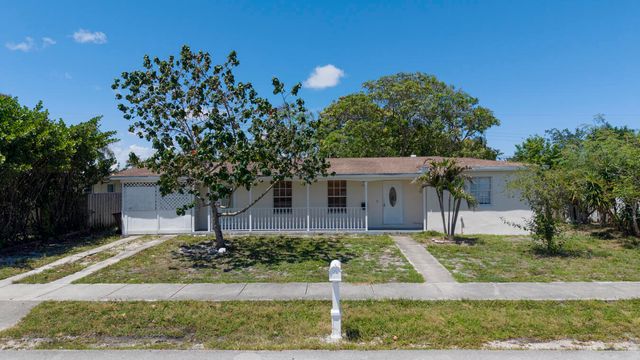 261 NE 42nd Street, Deerfield Beach, FL 33064